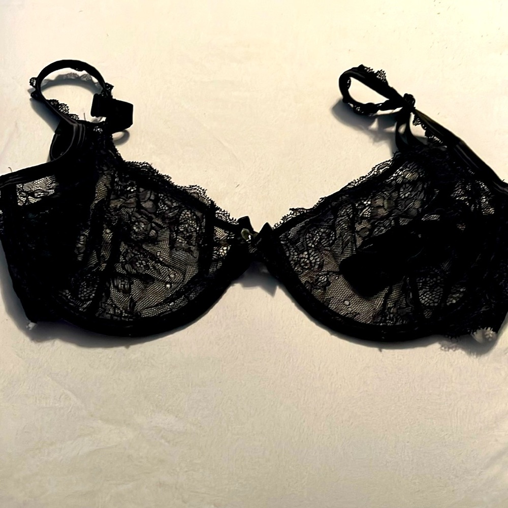 Lacy black bra, 36DD, worn once